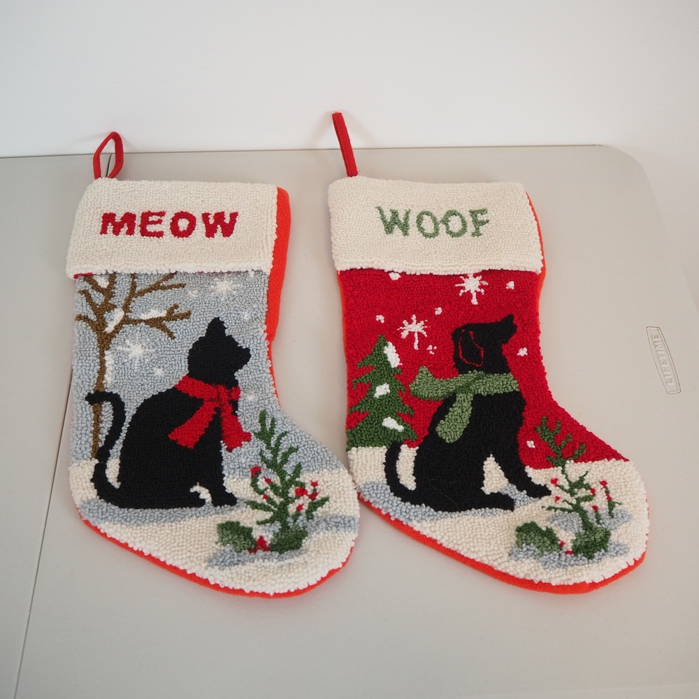 Glitzhome Hooked Christmas Stockings Dog Cat Set Winter Scene‎ Cozy Holiday 19"